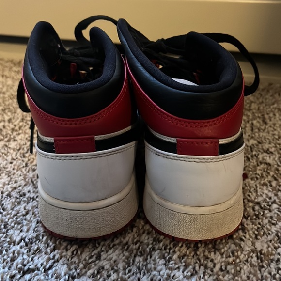 AIR JORDANS red - Picture 3 of 4